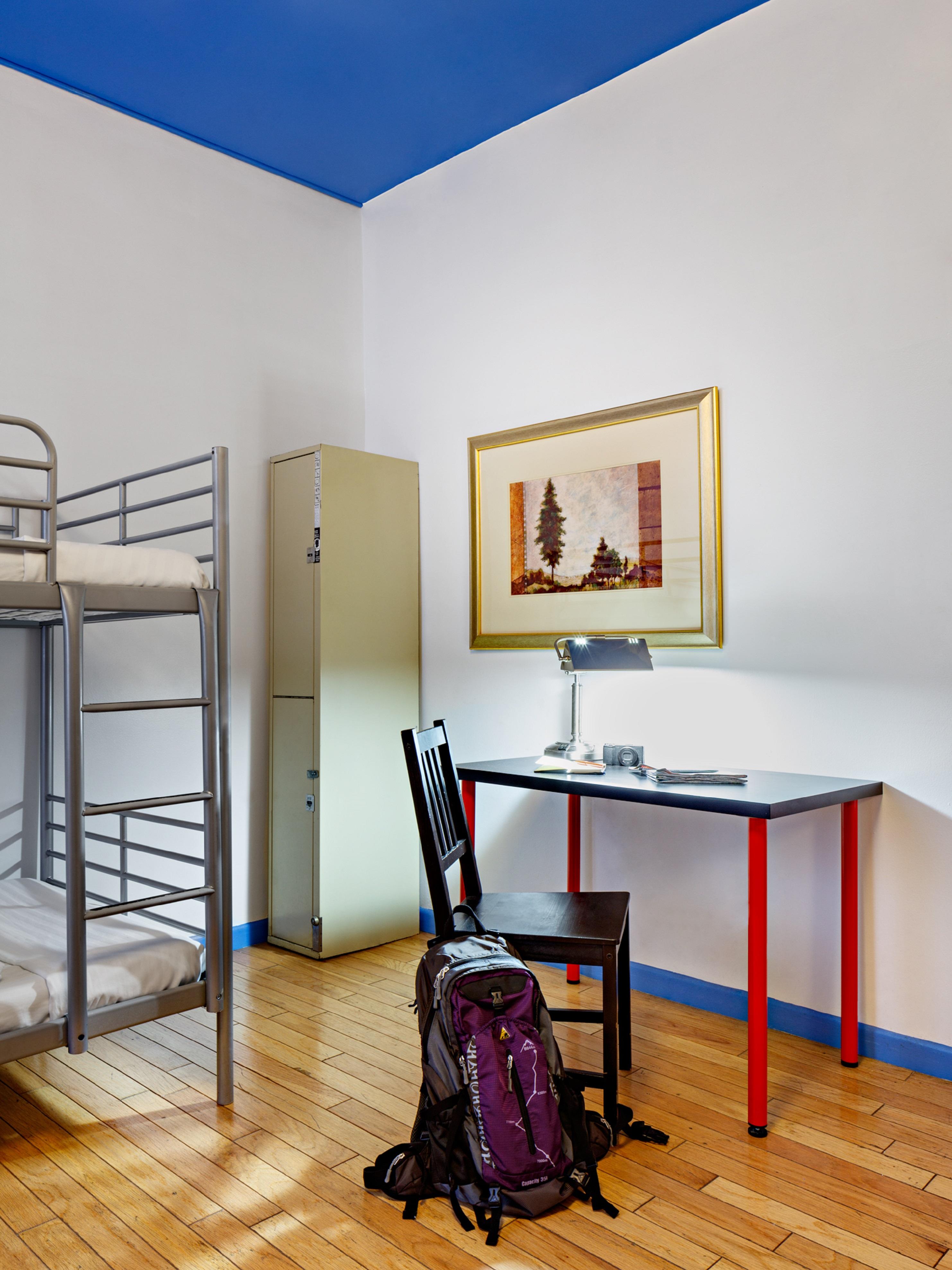 Central Park West Hostel Ню Йорк Екстериор снимка