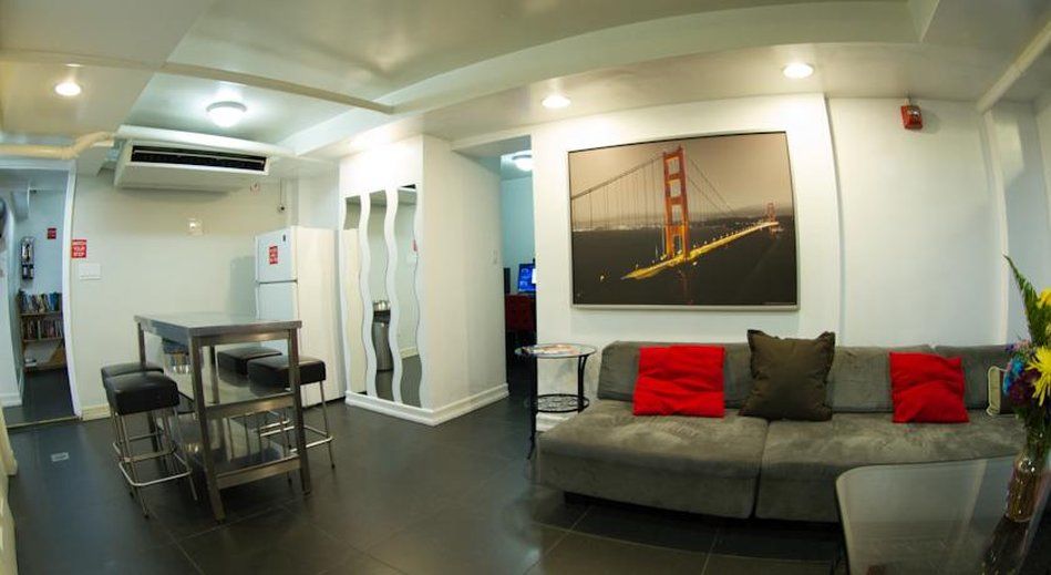 Central Park West Hostel Ню Йорк Екстериор снимка